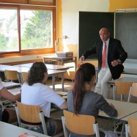 Landrat Dirk Gaerte besucht Störck-Gymnasium 